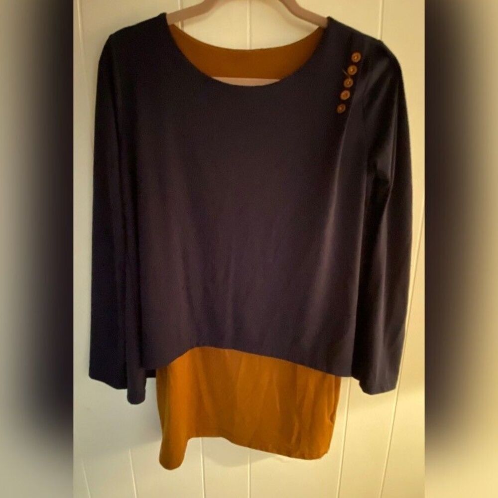 Zy Blouse Women’s Medium Black Brown Two Tone Tunic Button Accent